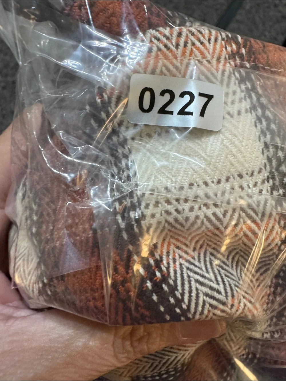 Decree plaid zip